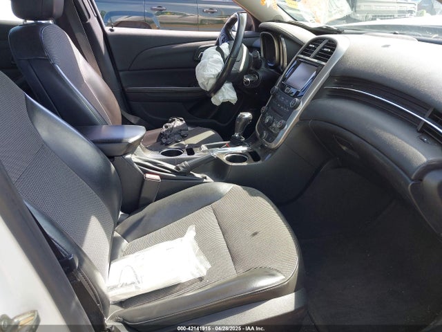 1G11D5SL5FU148698 Chevrolet MALIBU 2LT