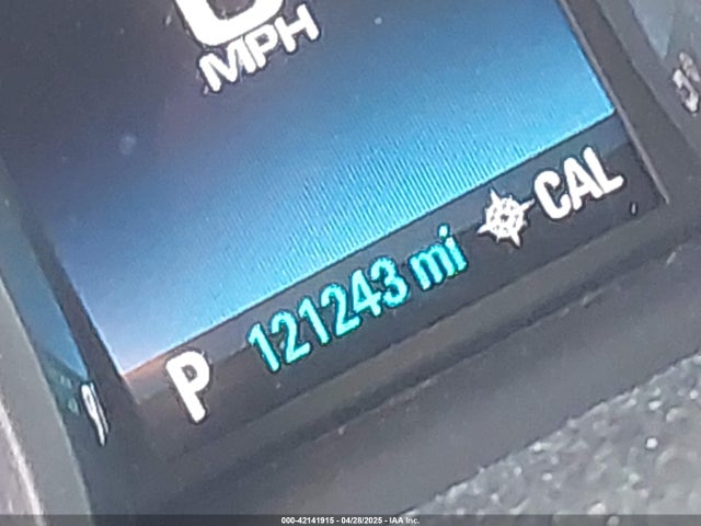 1G11D5SL5FU148698 Chevrolet MALIBU 2LT