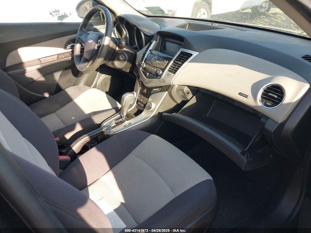 1G1PA5SG8E7225101 Chevrolet Cruze Ls Auto