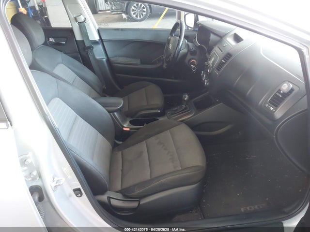 KNAFX4A81G5528190 KIA FORTE EX