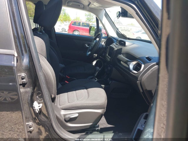 ZACCJABB8JPH23377 Jeep Renegade Latitude Fwd