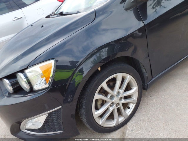 1G1JH6SB5F4126282 Chevrolet Sonic Rs Manual