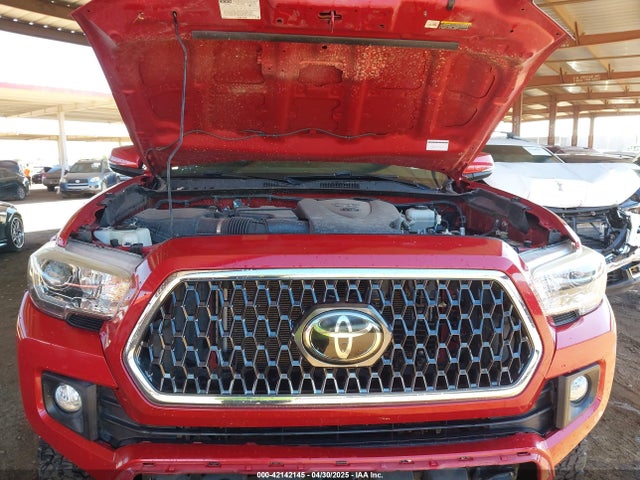 3TMCZ5AN8JM141486 Toyota Tacoma Trd Off Road