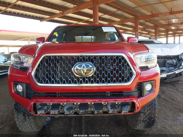 3TMCZ5AN8JM141486 Toyota Tacoma Trd Off Road