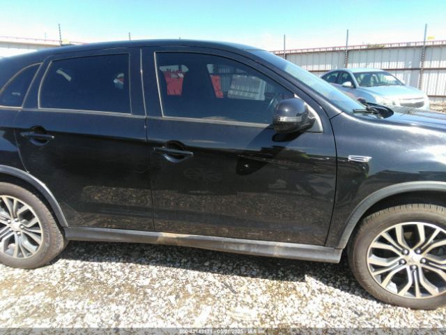 JA4AR3AWXJU013308 Mitsubishi Outlander Sport 2.4 Se