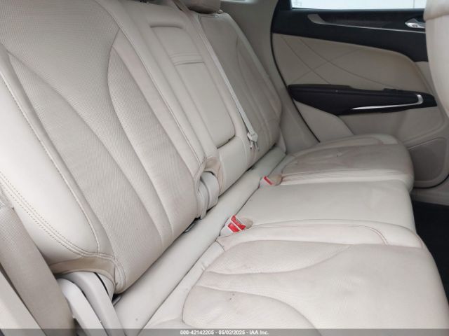 2019 LINCOLN MKC 5LMTJ3DHXKUL21088 Photo 7