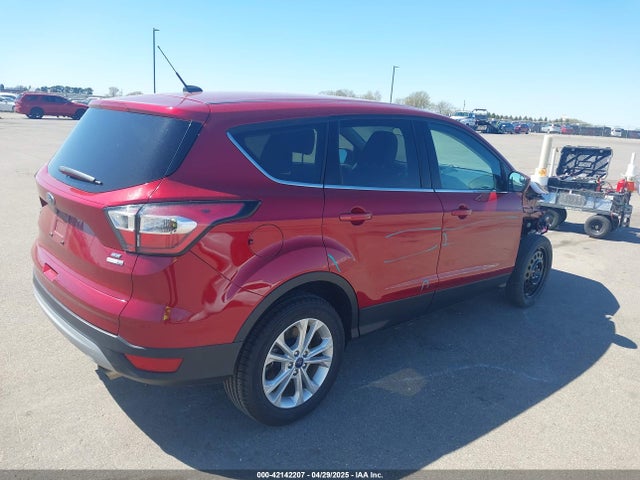 1FMCU9GD7HUC01652 Ford ESCAPE SE