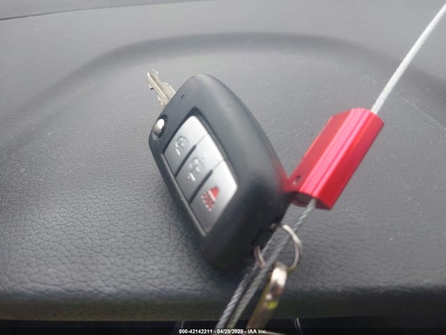 JN1BJ1CR7HW101392 Nissan Rogue Sport S