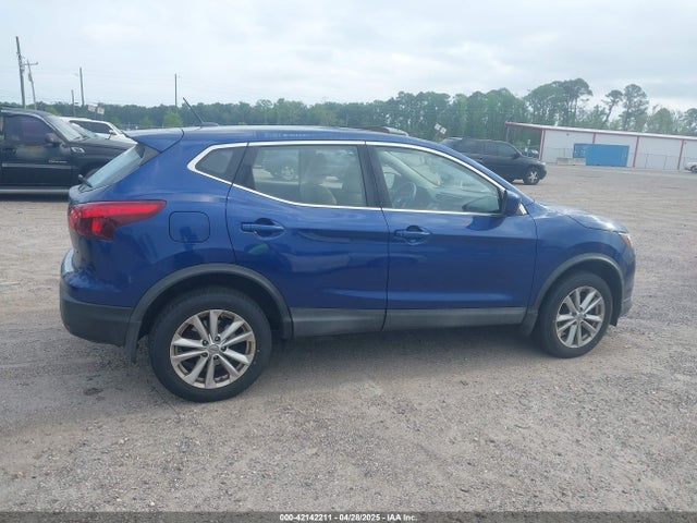 JN1BJ1CR7HW101392 Nissan Rogue Sport S