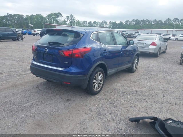 JN1BJ1CR7HW101392 Nissan Rogue Sport S