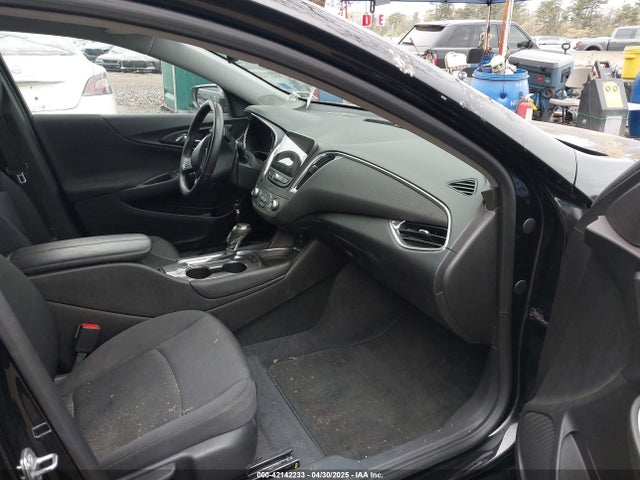 1G1ZF5SX2GF209205 Chevrolet MALIBU 2LT
