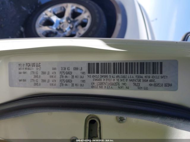 1C6RR7NT1HS803576 RAM 1500 Laramie  4x4 5'7 Box