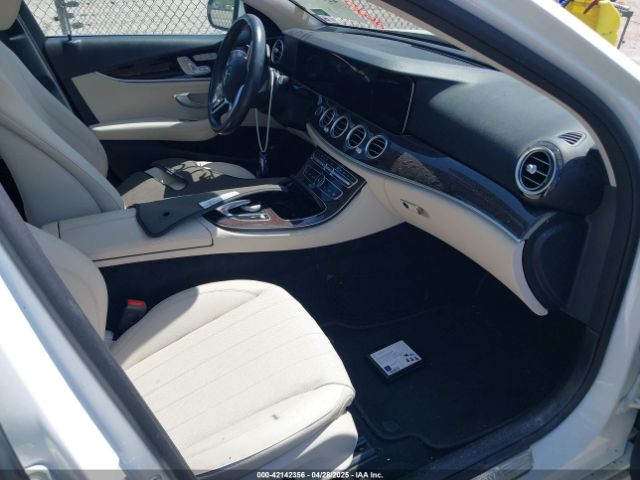 W1KZF6JB5LA810737 Mercedes-Benz m276
