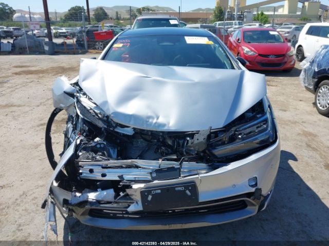 JTDACAAU0R3043770 Toyota Prius Limited