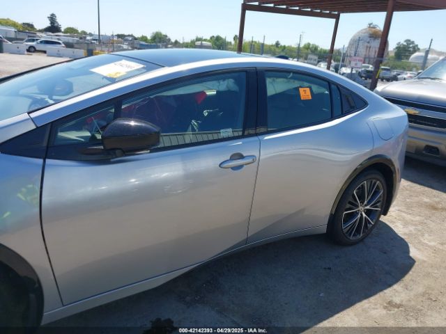 JTDACAAU0R3043770 Toyota Prius Limited