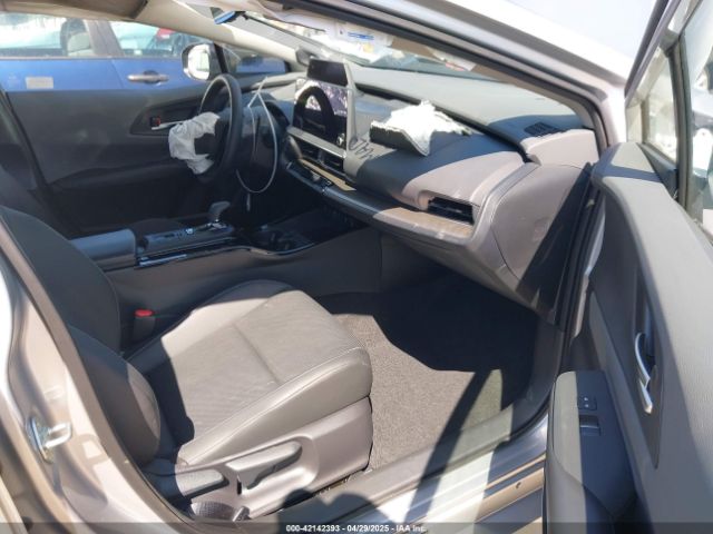 JTDACAAU0R3043770 Toyota Prius Limited