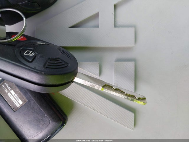 1FMCU0GD3HUC91104 Ford ESCAPE SE