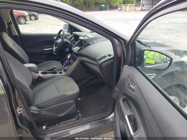 1FMCU0GX3GUC05279 Ford ESCAPE SE