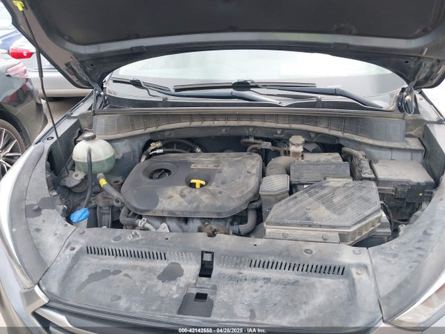 KM8J33A44JU692946 Hyundai TUCSON SEL