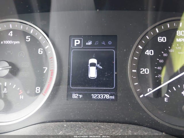 KM8J33A44JU692946 Hyundai TUCSON SEL