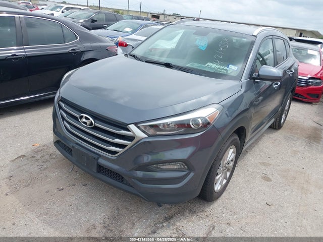 KM8J33A44JU692946 Hyundai TUCSON SEL