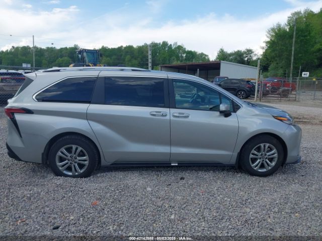 5TDESKFC2NS051825 Toyota Sienna Platinum