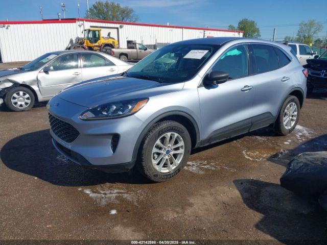1FMCU9G60NUA83702 Ford ESCAPE SE