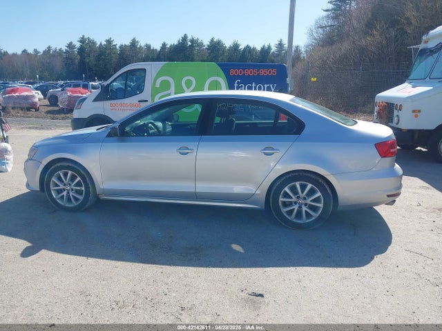 3VWD17AJ0FM329783 Volkswagen Jetta 1.8t Se