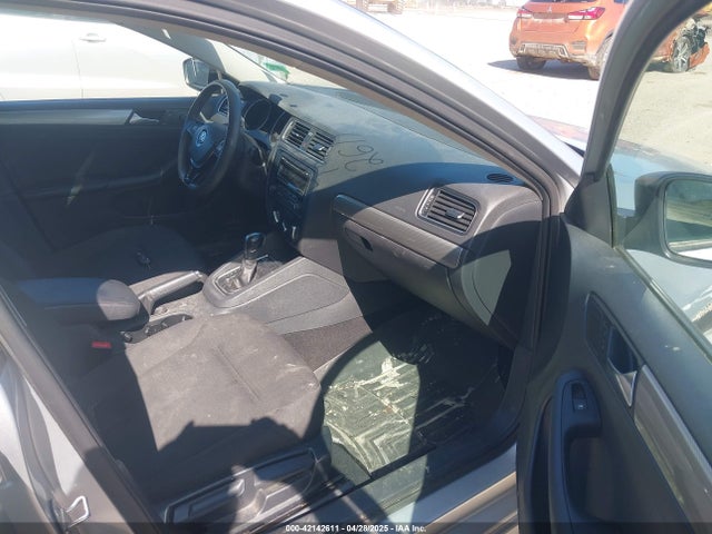 3VWD17AJ0FM329783 Volkswagen Jetta 1.8t Se