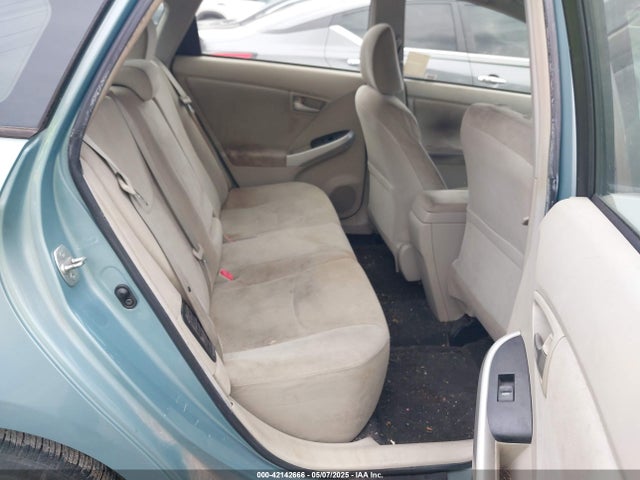 JTDKN3DU3E1823130 Toyota Prius Three