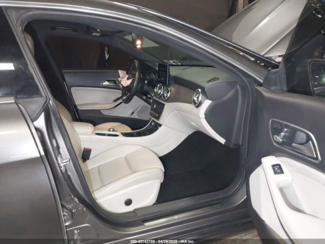 WDDSJ4GB9JN519224 Mercedes-Benz CLA 250 4MATIC