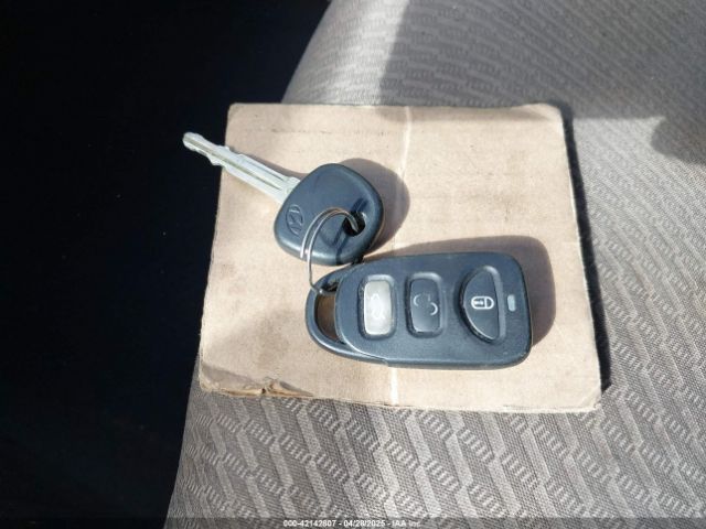 5NPDH4AE1FH645621 Hyundai ELANTRA SE