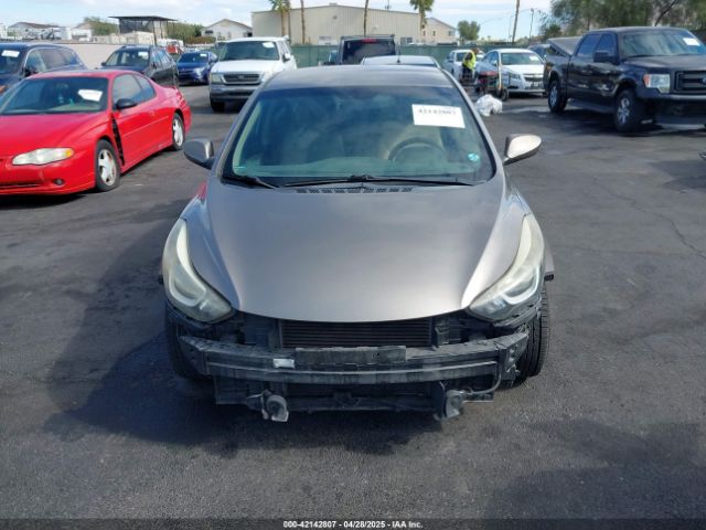 5NPDH4AE1FH645621 Hyundai ELANTRA SE
