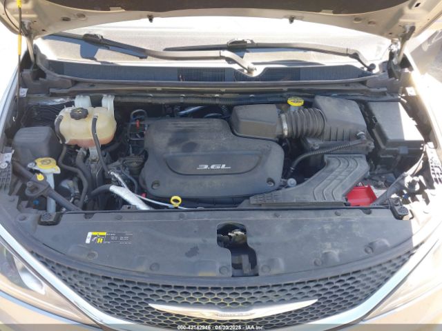 2018 CHRYSLER PACIFICA 2C4RC1EGXJR101757 Photo 9