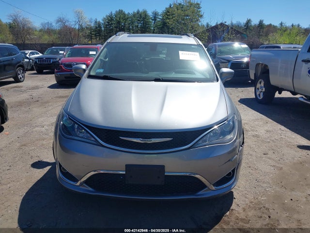 2C4RC1EGXJR101757 Chrysler Pacifica Touring L Plus