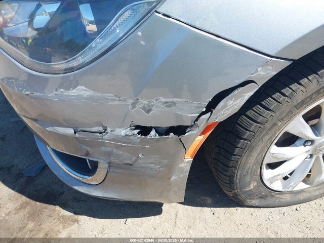 2C4RC1EGXJR101757 Chrysler Pacifica Touring L Plus