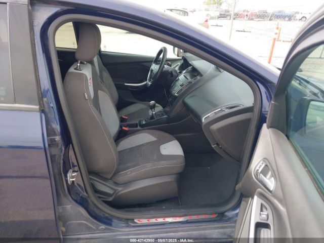 1FADP3L99HL241872 Ford FOCUS ST