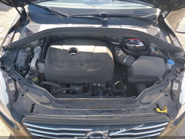 2017 VOLVO XC60 YV449MRU5H2030483 Photo 9