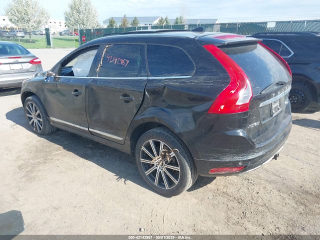 2017 VOLVO XC60 YV449MRU5H2030483 Photo 2