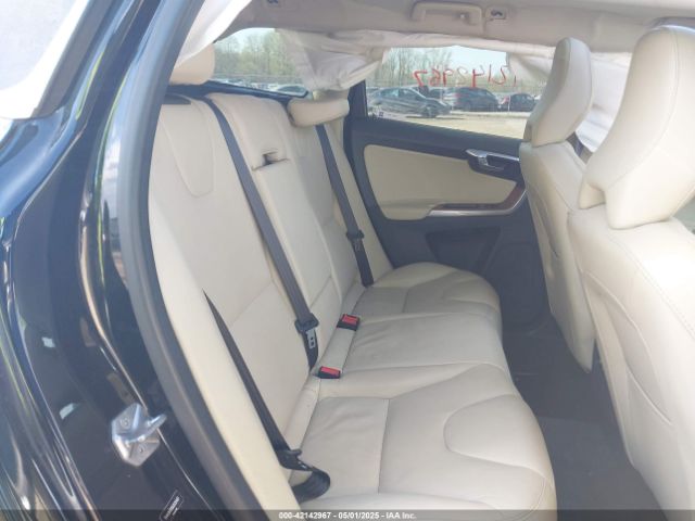 2017 VOLVO XC60 YV449MRU5H2030483 Photo 7
