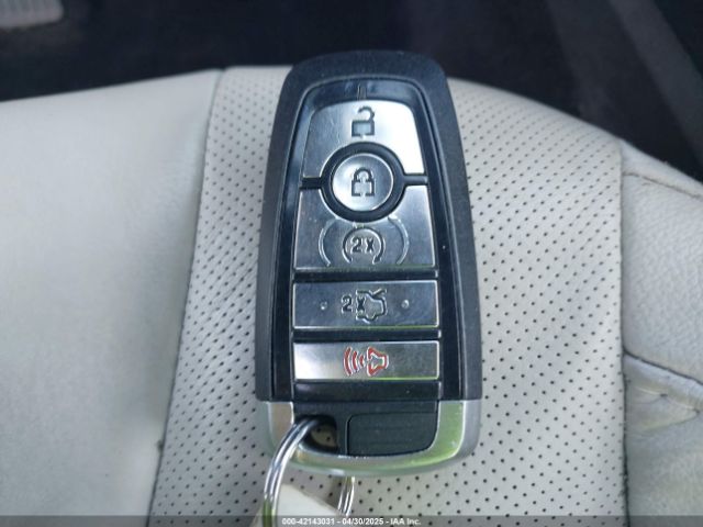3FA6P0SU6HR409854 Ford Fusion Energi Titanium