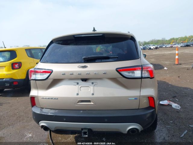 1FMCU9J92LUB48243 Ford Escape Titanium