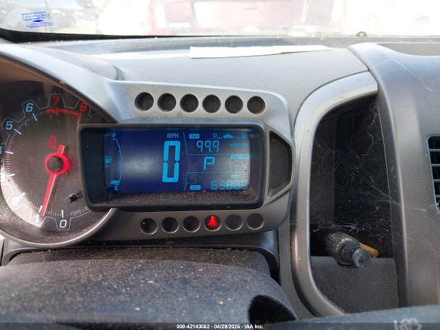 1G1JC5SH6F4121976 Chevrolet Sonic Lt Auto
