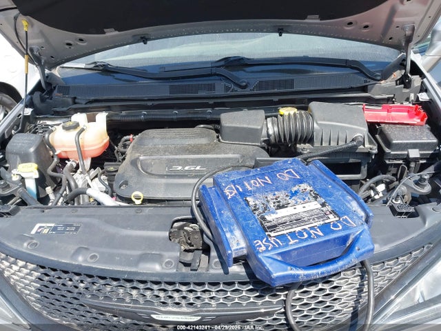 2C4RC1BG5JR165418 Chrysler Pacifica Touring L