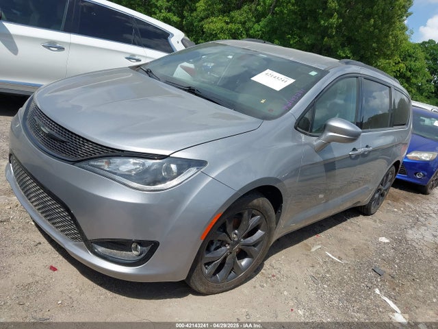 2C4RC1BG5JR165418 Chrysler Pacifica Touring L