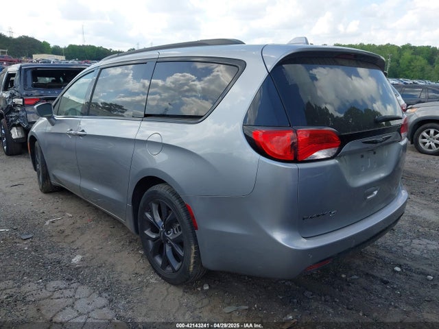2C4RC1BG5JR165418 Chrysler Pacifica Touring L