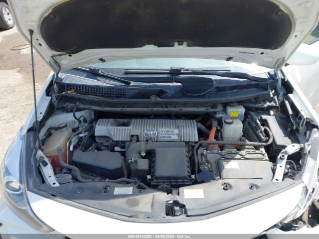 JTDZN3EU6GJ047561 Toyota Prius V Five