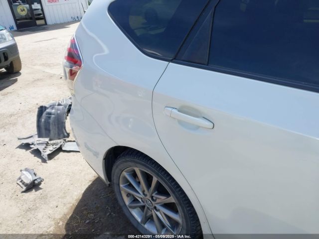 JTDZN3EU6GJ047561 Toyota Prius V Five