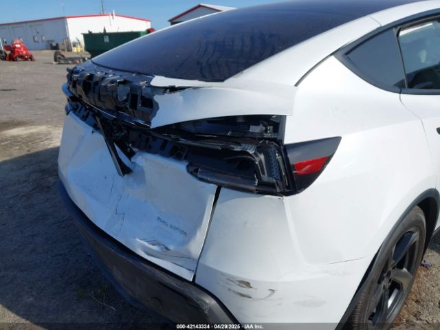 2026 TESLA MODEL Y 7SAYGDEE3TA391421 Photo 5