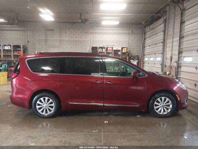 2C4RC1BG3HR688012 Chrysler Pacifica Touring-l